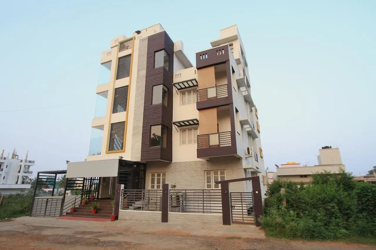 Oyo 9611 Chamundi Hills Hotel Mysore 3*,